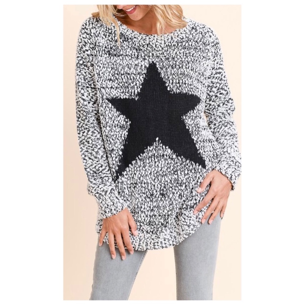 Star Sweater 🖤🤍